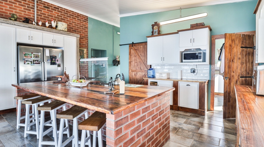 7 Bedroom Property for Sale in Outeniqua Strand Western Cape